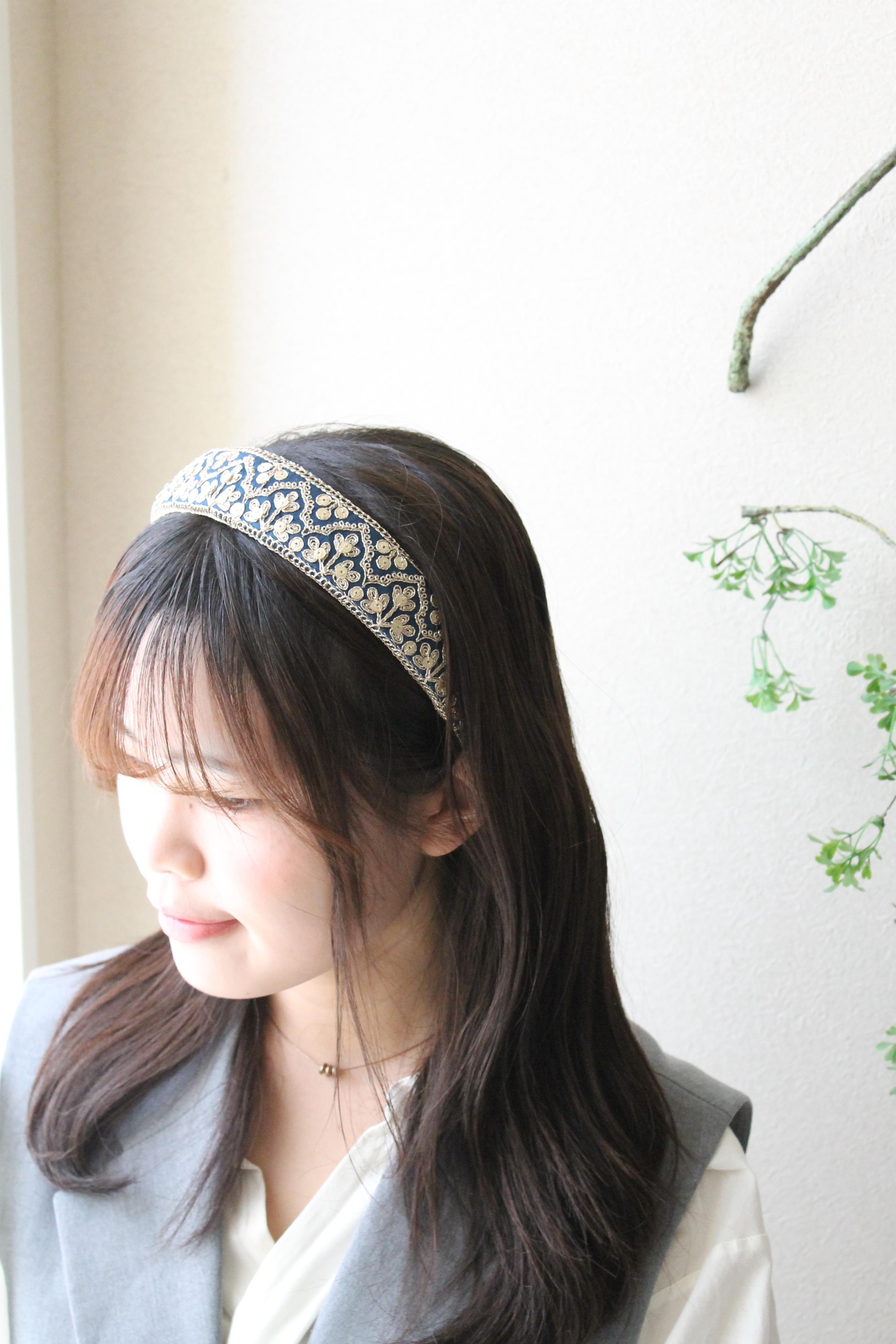 ディープグリーンインド刺繍カチューシャ【Bagus Sparkle ザリ刺繍】1枚目の画像